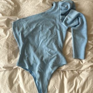 NWT Guess sparkly one sided puff sleeve bodysuit